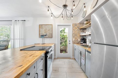 Immobilier commercial à vendre à Fort Lauderdale, Floride: 162.76 m2 № 1971257 - photo 11