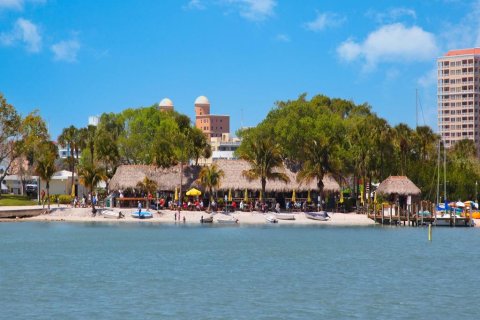 Condo in Sarasota, Florida, 1 bedroom  № 1010225 - photo 30