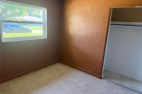 House in Orlando, Florida 3 bedrooms, 110.93 sq.m. № 2207990 - photo 11