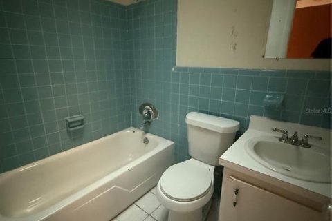 House in Orlando, Florida 3 bedrooms, 110.93 sq.m. № 2207990 - photo 12