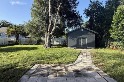 House in Orlando, Florida 3 bedrooms, 110.93 sq.m. № 2207990 - photo 2