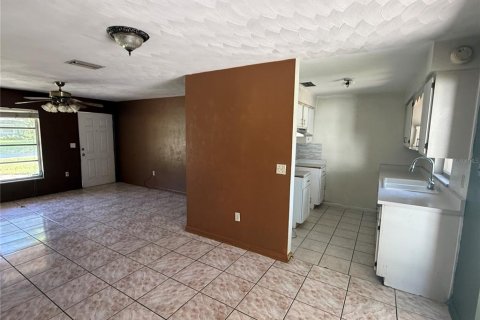 House in Orlando, Florida 3 bedrooms, 110.93 sq.m. № 2207990 - photo 6