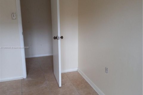 Copropriété à louer à Miramar, Floride: 2 chambres № 1881543 - photo 12