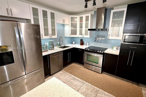 Condominio en venta en Miami Beach, Florida, 2 dormitorios, 141.21 m2 № 2435923 - foto 2