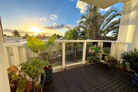 Condominio en venta en Miami Beach, Florida, 2 dormitorios, 141.21 m2 № 2435923 - foto 21