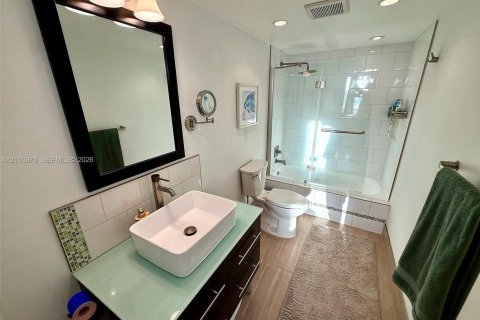 Condominio en venta en Miami Beach, Florida, 2 dormitorios, 141.21 m2 № 2435923 - foto 11