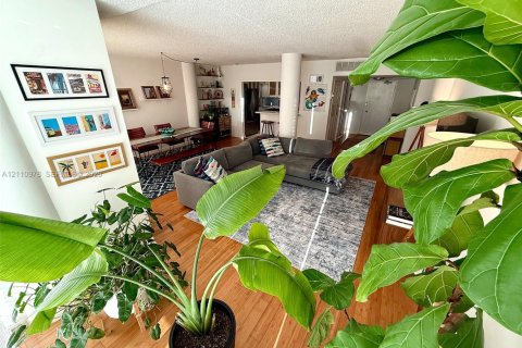 Condominio en venta en Miami Beach, Florida, 2 dormitorios, 141.21 m2 № 2435923 - foto 6