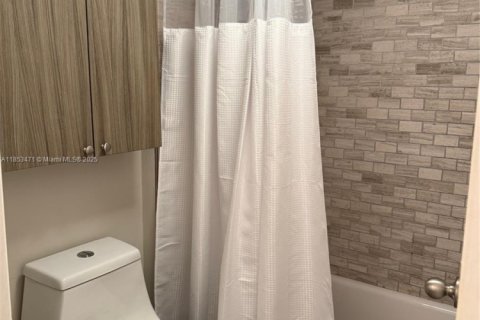 Condominio en alquiler en Miami Beach, Florida, 1 dormitorio, 70.61 m2 № 1872444 - foto 26