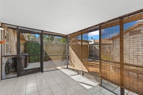 Touwnhouse à louer à Tampa, Floride: 2 chambres, 74.69 m2 № 2385600 - photo 15
