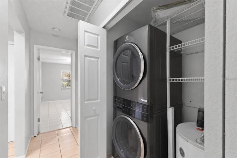 Touwnhouse à louer à Tampa, Floride: 2 chambres, 74.69 m2 № 2385600 - photo 24