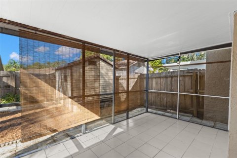 Touwnhouse à louer à Tampa, Floride: 2 chambres, 74.69 m2 № 2385600 - photo 14