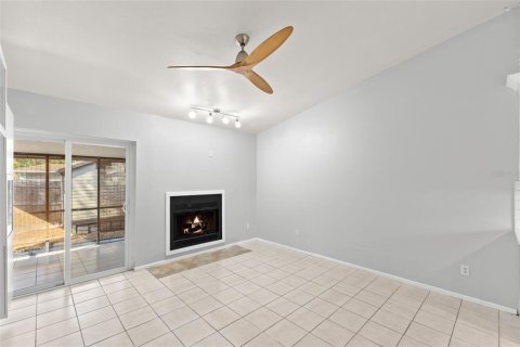 Touwnhouse à louer à Tampa, Floride: 2 chambres, 74.69 m2 № 2385600 - photo 6