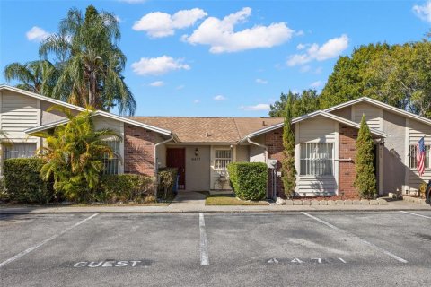 Touwnhouse à louer à Tampa, Floride: 2 chambres, 74.69 m2 № 2385600 - photo 2