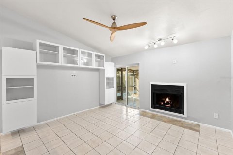 Touwnhouse à louer à Tampa, Floride: 2 chambres, 74.69 m2 № 2385600 - photo 5
