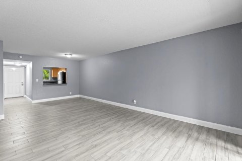 Copropriété à louer à Royal Palm Beach, Floride: 2 chambres, 73.67 m2 № 2146561 - photo 5
