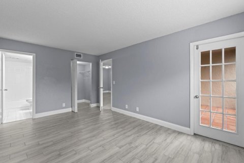 Copropriété à louer à Royal Palm Beach, Floride: 2 chambres, 73.67 m2 № 2146561 - photo 12