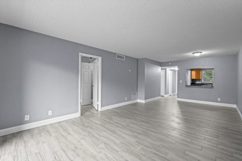 Copropriété à louer à Royal Palm Beach, Floride: 2 chambres, 73.67 m2 № 2146561 - photo 6