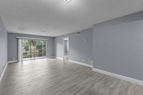 Copropriété à louer à Royal Palm Beach, Floride: 2 chambres, 73.67 m2 № 2146561 - photo 2