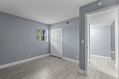 Copropriété à louer à Royal Palm Beach, Floride: 2 chambres, 73.67 m2 № 2146561 - photo 7