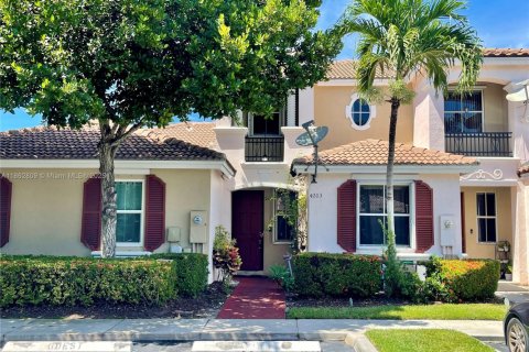 Townhouse in Homestead, Florida 3 bedrooms, 132.66 sq.m. № 1891233 - photo 1