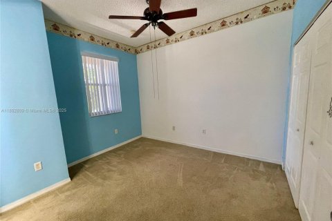 Townhouse in Homestead, Florida 3 bedrooms, 132.66 sq.m. № 1891233 - photo 13
