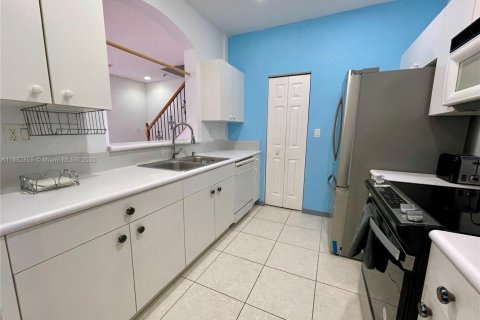 Townhouse in Homestead, Florida 3 bedrooms, 132.66 sq.m. № 1891233 - photo 3