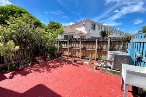 Townhouse in Homestead, Florida 3 bedrooms, 132.66 sq.m. № 1891233 - photo 17