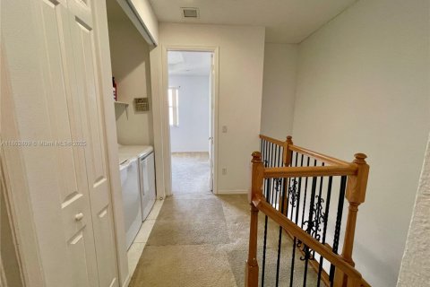 Townhouse in Homestead, Florida 3 bedrooms, 132.66 sq.m. № 1891233 - photo 8