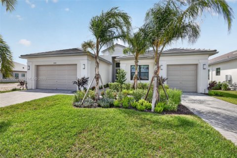 House in Port St. Lucie, Florida 3 bedrooms № 2414179