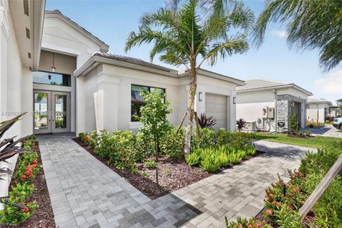 House in Port St. Lucie, Florida 3 bedrooms № 2414179 - photo 5