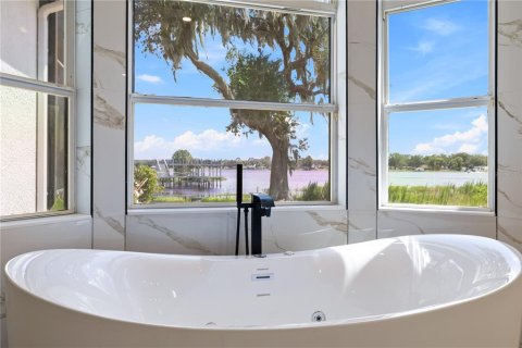 House in Clermont, Florida 5 bedrooms, 451.04 sq.m. № 2216999 - photo 22