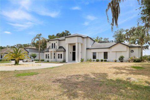 House in Clermont, Florida 5 bedrooms, 451.04 sq.m. № 2216999 - photo 3