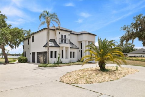 House in Clermont, Florida 5 bedrooms, 451.04 sq.m. № 2216999 - photo 5