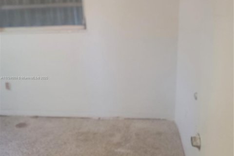 Casa en venta en Miami, Florida, 3 dormitorios, 73.58 m2 № 1938568 - foto 16