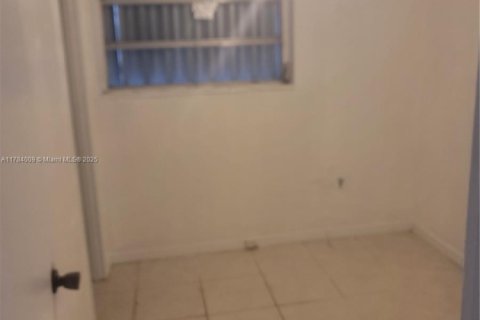 Casa en venta en Miami, Florida, 3 dormitorios, 73.58 m2 № 1938568 - foto 10