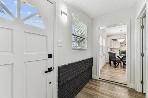 House in Tampa, Florida 4 bedrooms, 152.17 sq.m. № 1829658 - photo 10