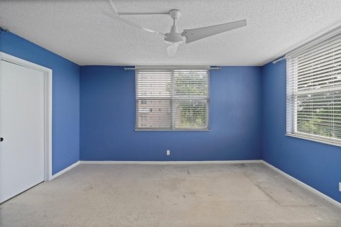 Condo in Deerfield Beach, Florida, 2 bedrooms  № 2181678 - photo 8