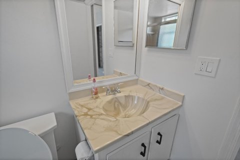 Condo in Deerfield Beach, Florida, 2 bedrooms  № 2181678 - photo 21