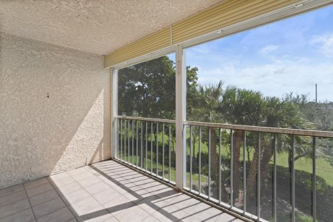 Condo in Deerfield Beach, Florida, 2 bedrooms  № 2181678 - photo 14