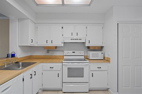 Condo in Deerfield Beach, Florida, 2 bedrooms  № 2181678 - photo 4