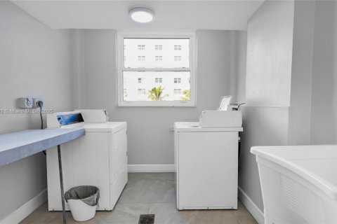 Copropriété à vendre à Hollywood, Floride: 2 chambres, 116.13 m2 № 1970890 - photo 26