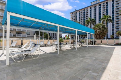 Copropriété à vendre à Hollywood, Floride: 2 chambres, 116.13 m2 № 1970890 - photo 28