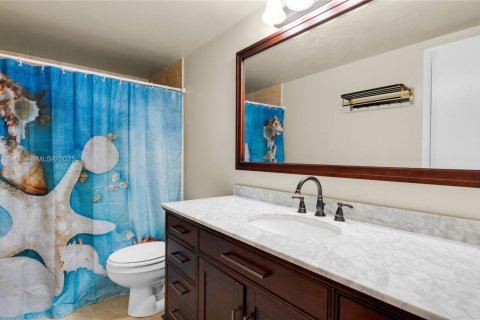 Copropriété à vendre à Hollywood, Floride: 2 chambres, 116.13 m2 № 1970890 - photo 21