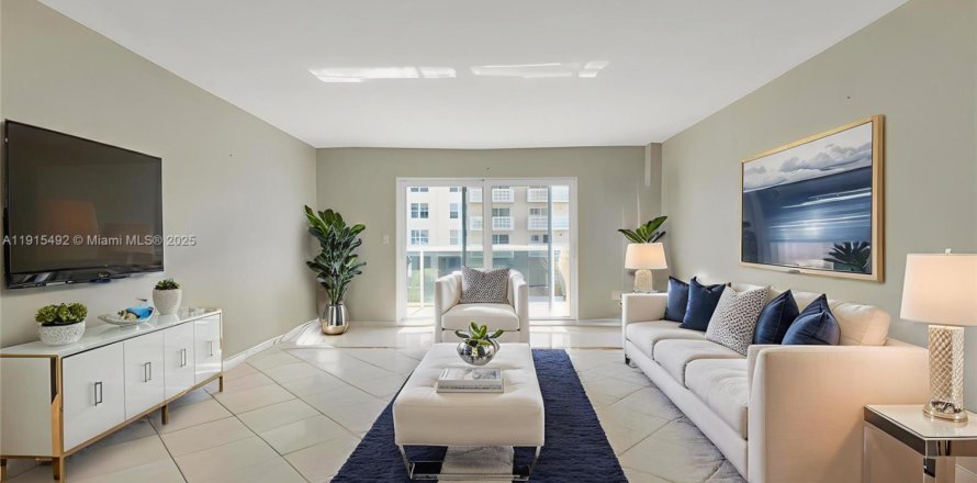 Condo à Hollywood, Floride, 2 chambres  № 1970890