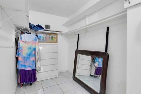 Copropriété à vendre à Hollywood, Floride: 2 chambres, 116.13 m2 № 1970890 - photo 22