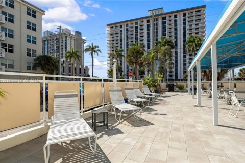 Copropriété à vendre à Hollywood, Floride: 2 chambres, 116.13 m2 № 1970890 - photo 27