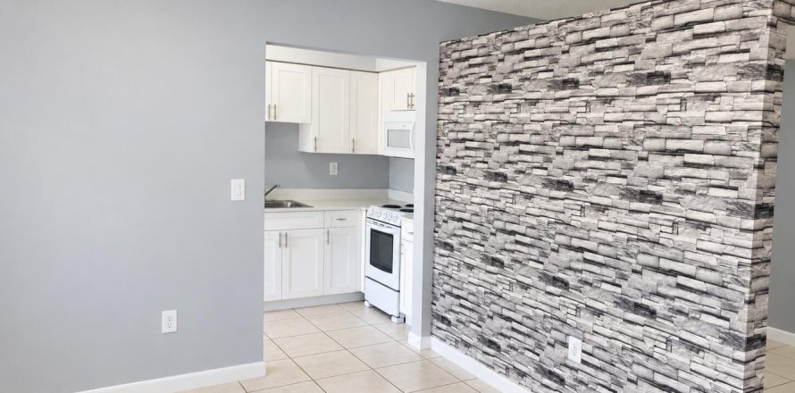 Appartement à Miramar, Floride 2 chambres, 60.39 m2 № 2412335