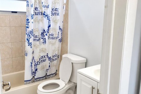Appartement à louer à Miramar, Floride: 2 chambres, 60.39 m2 № 2412335 - photo 7