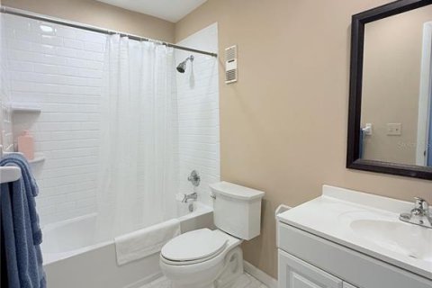 Condo in Temple Terrace, Florida, 2 bedrooms  № 1749293 - photo 8