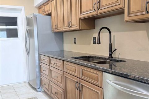 Condo in Temple Terrace, Florida, 2 bedrooms  № 1749293 - photo 5